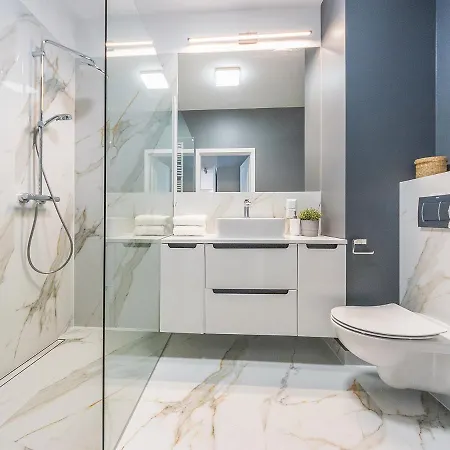 Glow Apartments, Bastion Walowa Stare דירה *