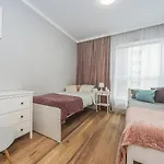 Glow Apartments, Bastion Walowa Stare 公寓 格但斯克