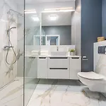 Glow Apartments, Bastion Walowa Stare 公寓 *