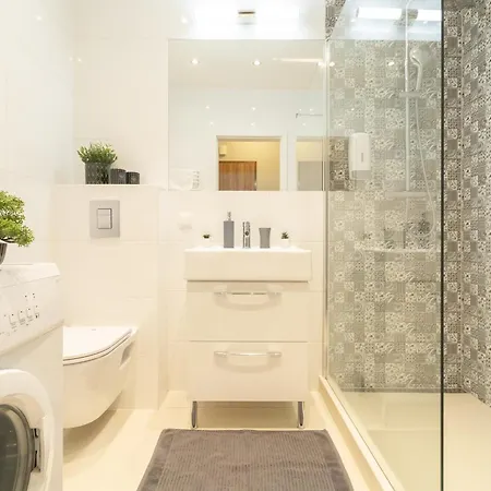 Glow Apartments, Bastion Walowa Stare *