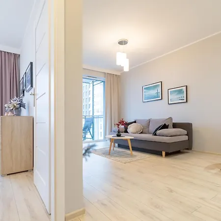 Glow Apartments, Bastion Walowa Stare